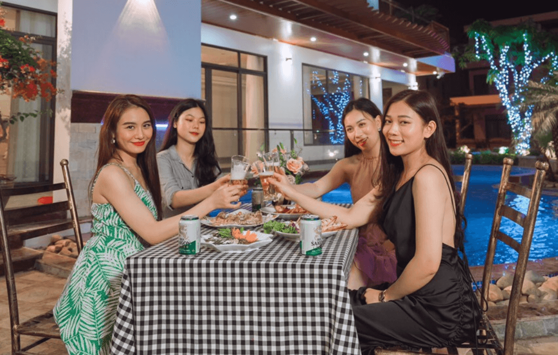 Tổ chức tiệc ngoài trời cùng những người bạn