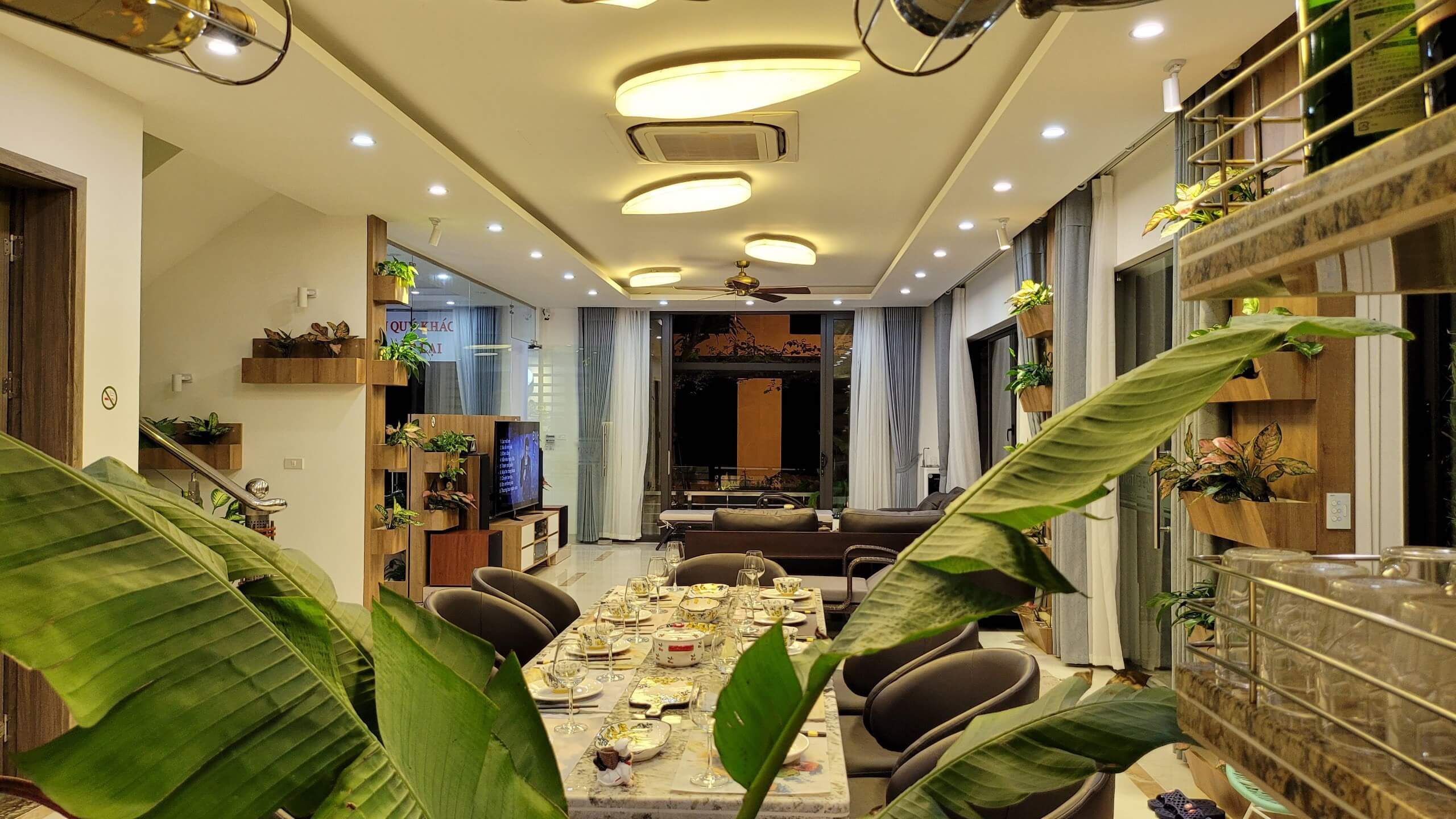 biệt thự Lá FLC Sầm Sơn 7 phòng ngủ phòng ăn