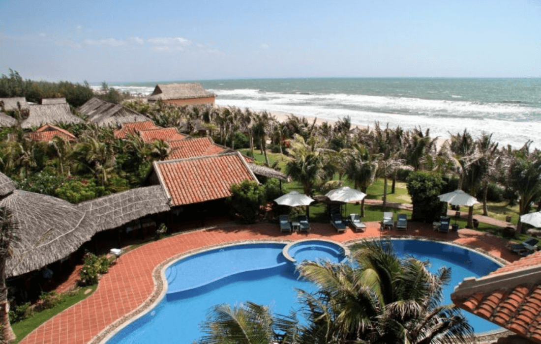 Vạn Chài Resort dành cho những ai yêu thích nét cổ kính và gần gũi với thiên nhiên