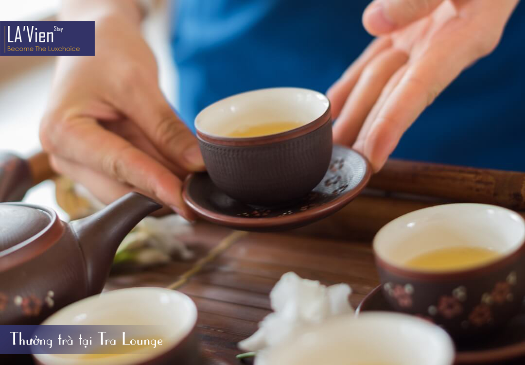Trà tại Lounge FLC Luxury Hotel Sầm Sơn