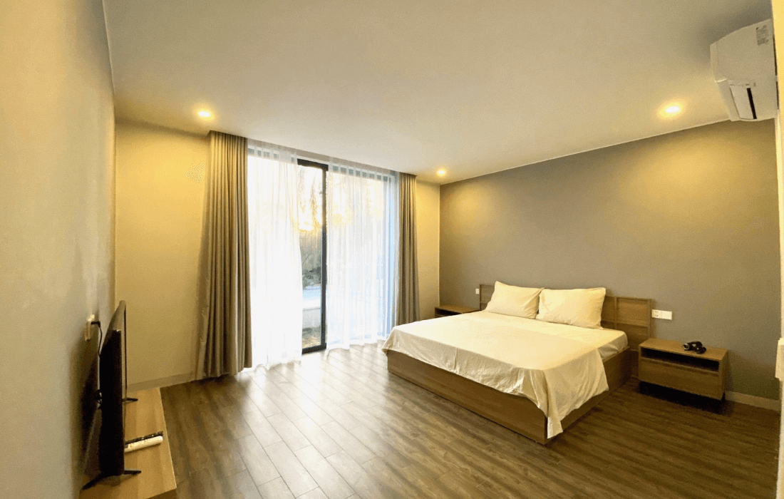 Phòng ngủ mang hơi hướng tinh tế và nhẹ nhàng